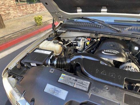 Used 2005 Chevrolet Tahoe LS w/ Preferred Equipment Group image 80