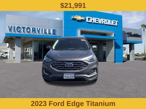 Used 2023 Ford Edge Titanium AWD/4WD image 2