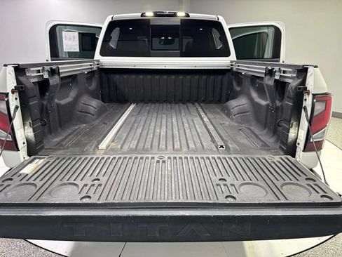 Used 2020 Nissan Titan PRO-4X w/ Pro-4x Convenience Package AWD/4WD image 23