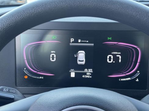 Used 2024 Kia Sportage LX image 9