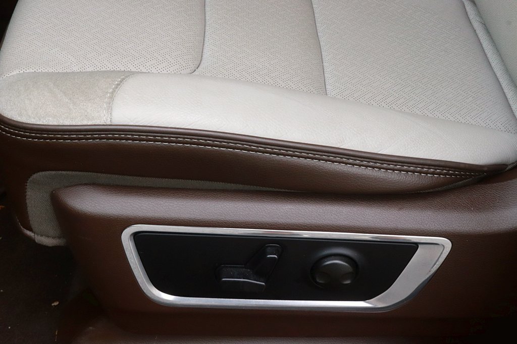 Used 2026 RAM 1500 Laramie AWD/4WD image 18