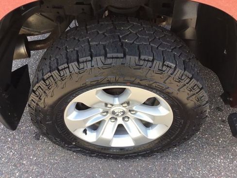 Used 2022 RAM 1500 Laramie AWD/4WD image 12