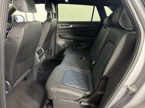 Used 2025 Volkswagen Atlas Cross Sport SEL Premium R-Line image 7