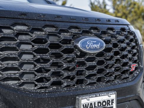 New 2026 Ford Explorer ST w/ Sun And Sound Package image 13