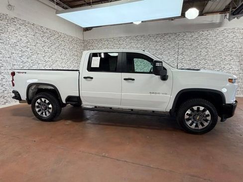 Used 2022 Chevrolet Silverado 2500 Custom w/ Custom Value Package AWD/4WD image 6