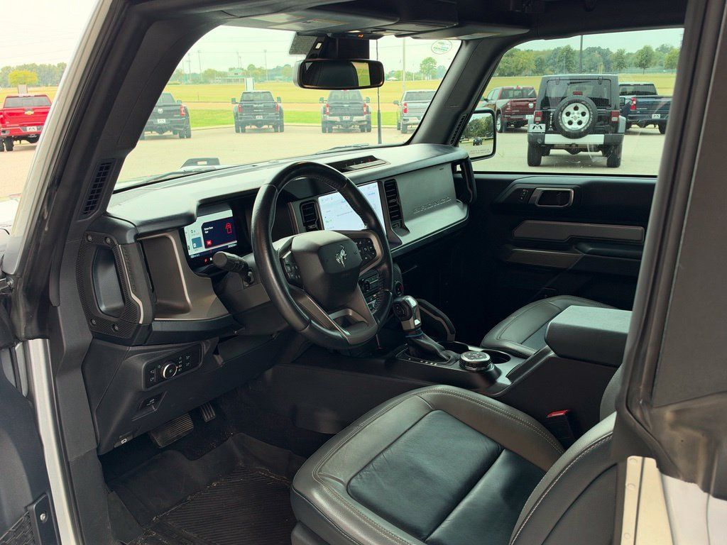 Used 2022 Ford Bronco Outer Banks AWD/4WD image 2