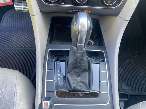 Used 2017 Volkswagen Passat 1.8T R-Line w/ R-Line Lighting Package FWD image 21