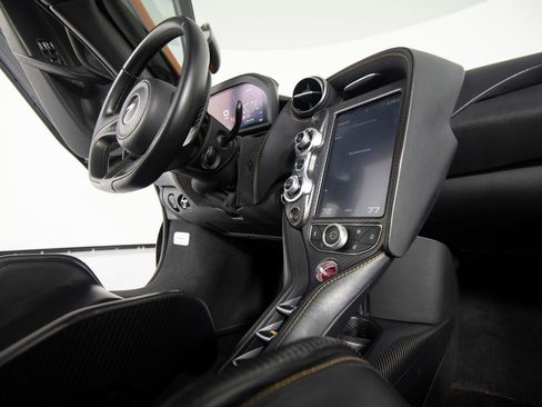 Used 2021 McLaren 765LT RWD image 29