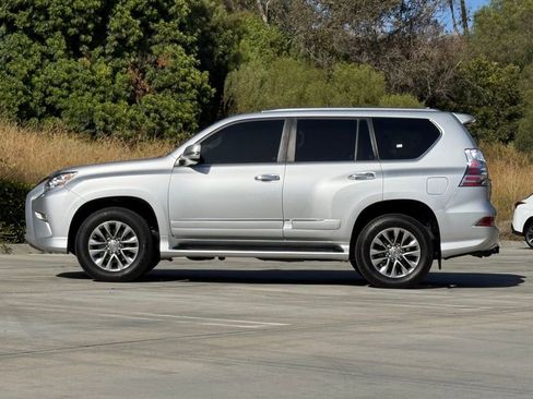 Used 2017 Lexus GX 460 Luxury AWD/4WD image 7
