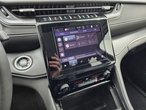 Used 2023 Jeep Grand Cherokee L Laredo w/ Trailer Tow Group (B) image 12