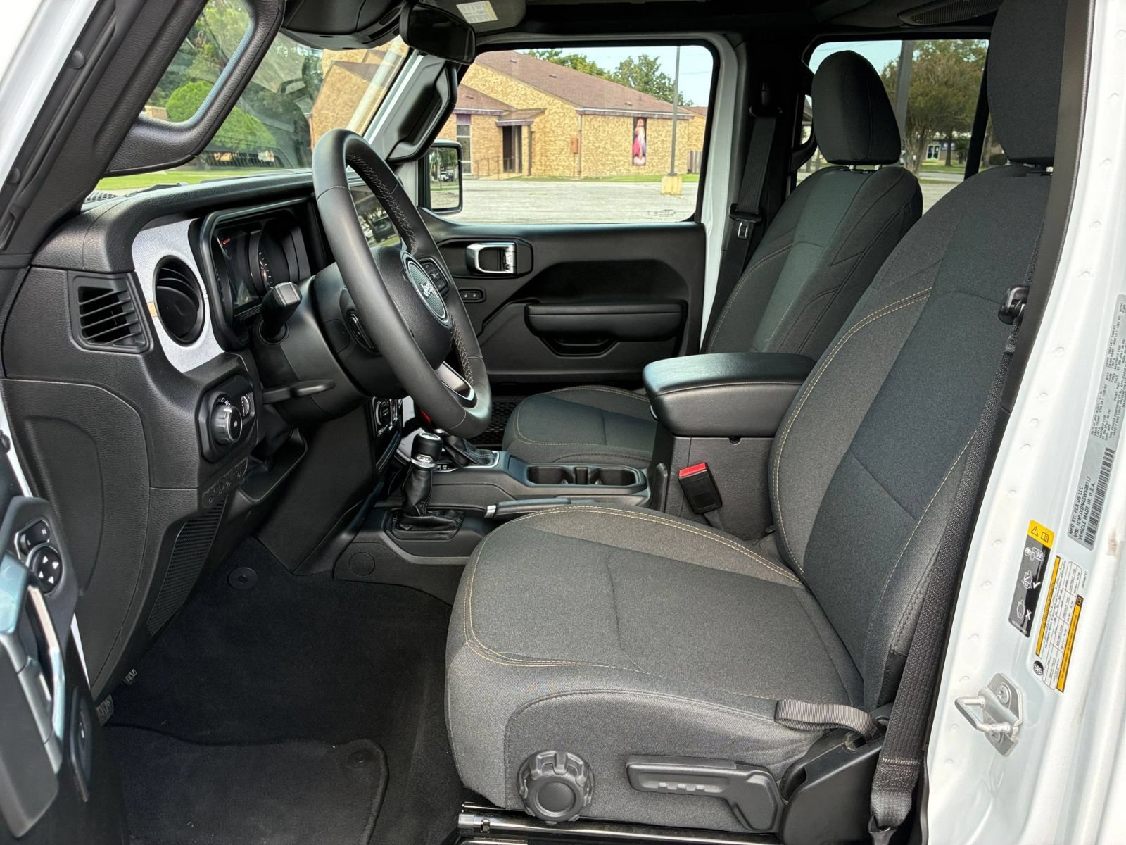 Used 2025 Jeep Wrangler Unlimited Sport AWD/4WD image 24