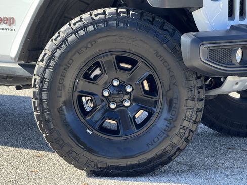 Used 2023 Jeep Gladiator Mojave w/ Cold Weather Group image 3