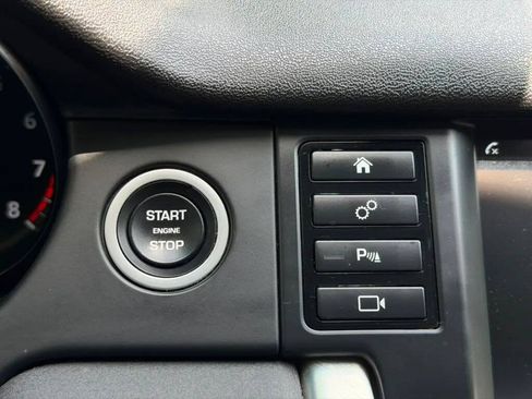 Used 2019 Land Rover Discovery Sport SE AWD/4WD image 17
