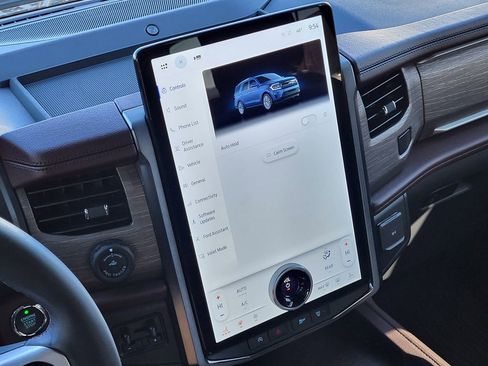 Used 2024 Ford Expedition Limited w/ Excursion Package image 11