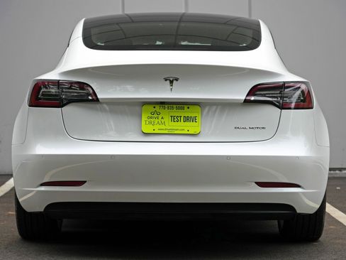 Used 2022 Tesla Model 3 Long Range AWD/4WD image 11