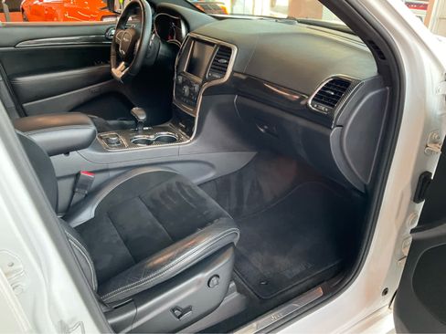 Used 2015 Jeep Grand Cherokee SRT AWD/4WD image 22