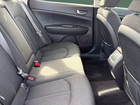 Used 2017 Kia Optima Premium FWD image 18
