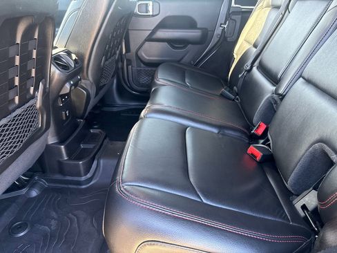 Used 2020 Jeep Wrangler Unlimited Rubicon image 16