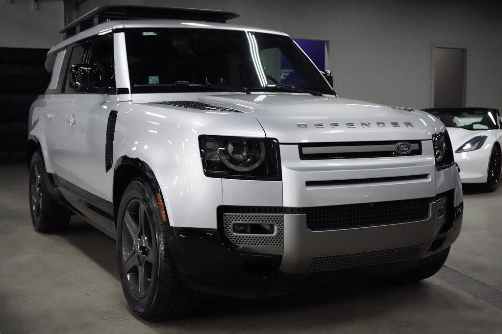 Used 2023 Land Rover Defender 130 X-Dynamic SE AWD/4WD image 7