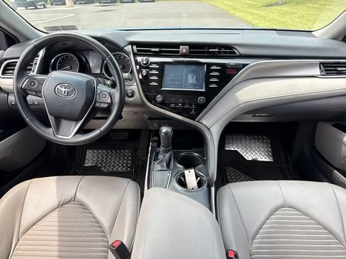Used 2018 Toyota Camry SE w/ Moonroof Package FWD image 18
