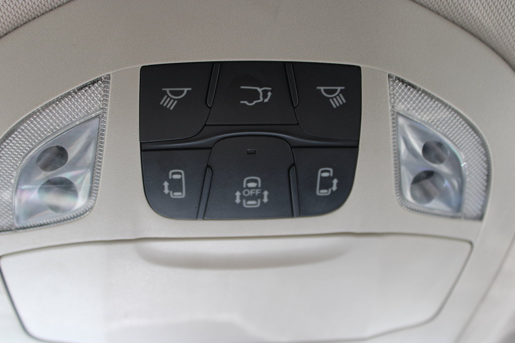 Used 2024 Chrysler Pacifica Touring-L FWD image 21
