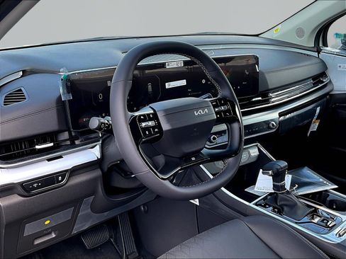 New 2027 Kia Carnival SX w/ Dark Edition Package FWD image 16