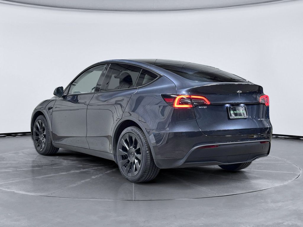 Used 2024 Tesla Model Y Long Range AWD/4WD image 2