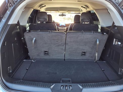 Used 2022 Ford Explorer XLT w/ Equipment Group 202A image 30