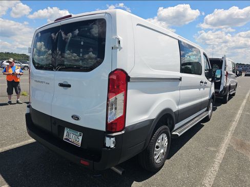 Used 2025 Ford Transit 250 Low Roof RWD image 2