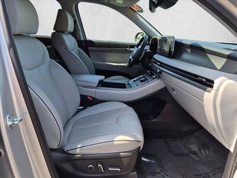 Used 2024 Hyundai Palisade SEL FWD image 19