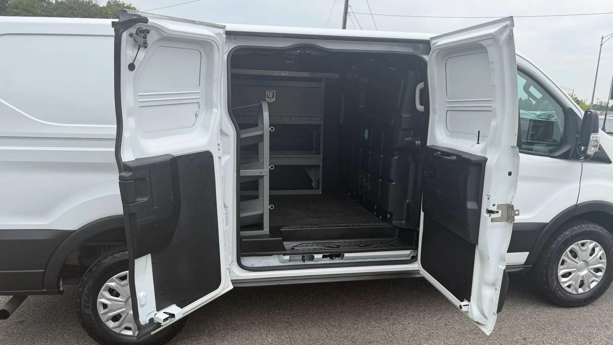 Used 2020 Ford Transit 250 Low Roof w/ Load Area Protection Package RWD image 15