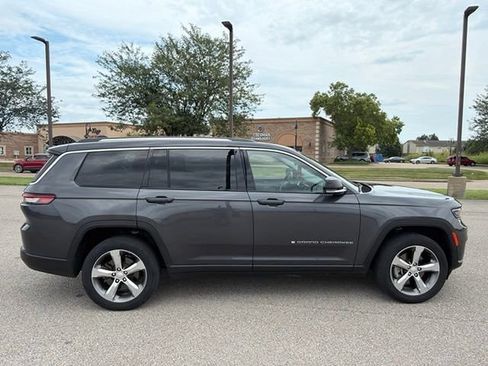Used 2022 Jeep Grand Cherokee L Limited w/ Luxury Tech Group II AWD/4WD image 10