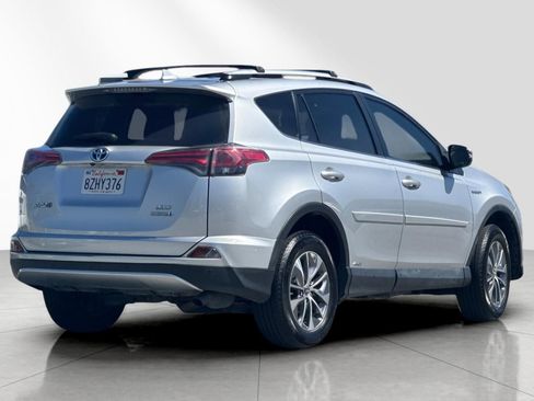 Used 2016 Toyota RAV4 XLE w/ Convenience Package AWD/4WD image 4