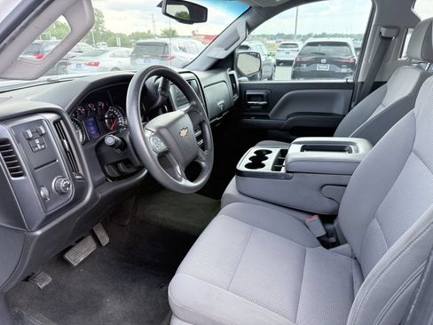 Used 2018 Chevrolet Silverado 1500 Custom w/ Custom Value Package RWD image 9