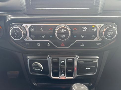 Used 2022 Jeep Wrangler Unlimited Sport AWD/4WD image 28