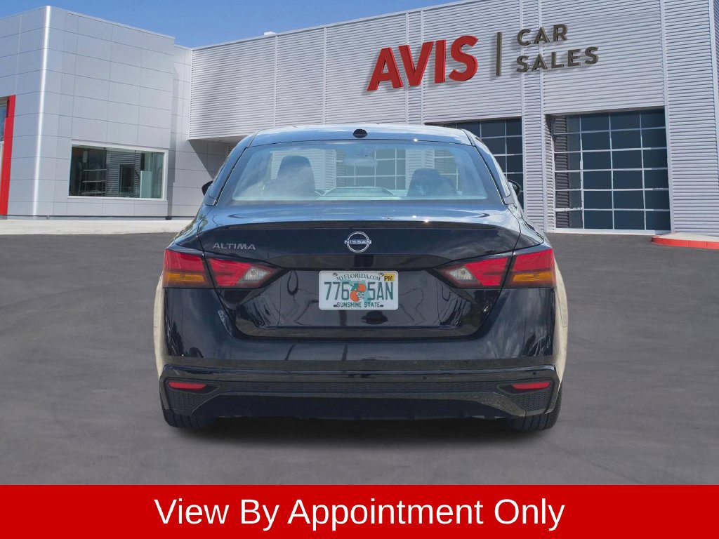 Used 2025 Nissan Altima 2.5 SV FWD image 7