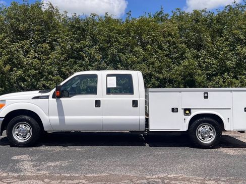 Used 2016 Ford F250 XL w/ Power Equipment Group RWD image 4