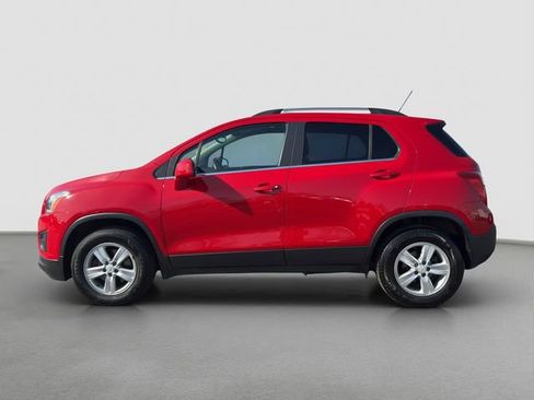 Used 2016 Chevrolet Trax LT w/ LT Convenience Package image 3
