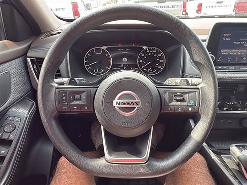 Used 2021 Nissan Rogue SV FWD image 21