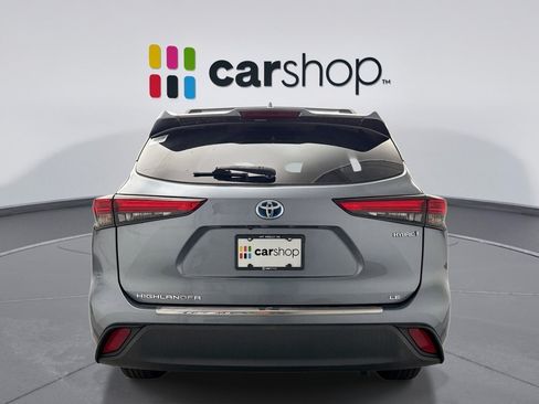 Used 2020 Toyota Highlander LE AWD/4WD image 4