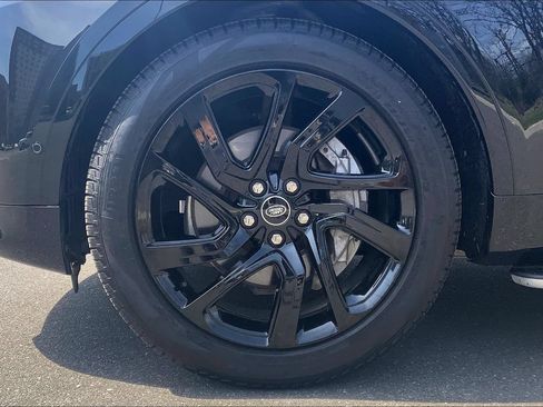 Certified 2025 Land Rover Discovery Dynamic SE AWD/4WD image 10