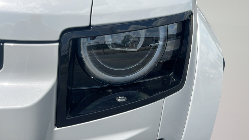 New 2026 Land Rover Defender 110 AWD/4WD image 11