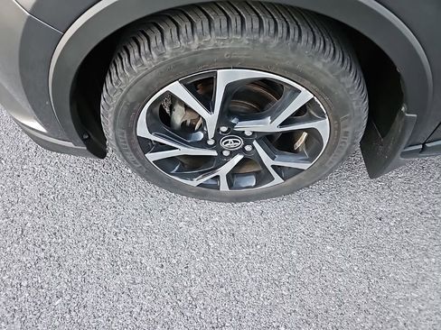 Used 2018 Toyota C-HR XLE image 13