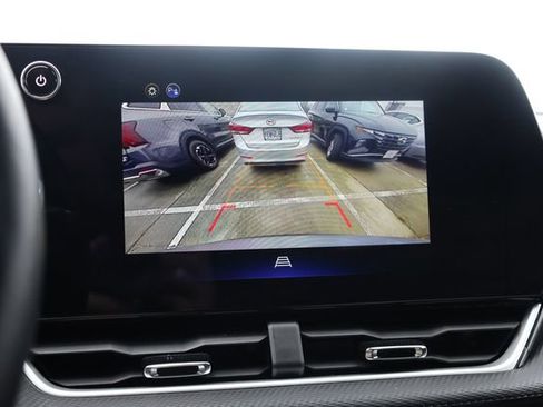 Used 2025 Chevrolet Equinox LT image 19