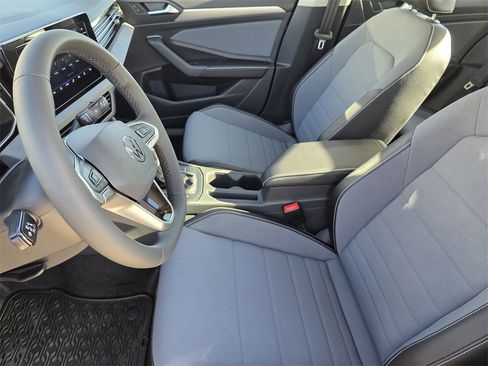 New 2026 Volkswagen Jetta SE image 10