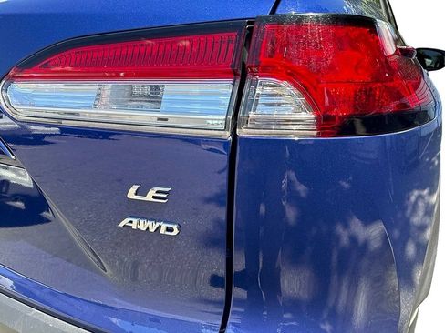 Used 2023 Toyota Corolla Cross LE AWD/4WD image 14