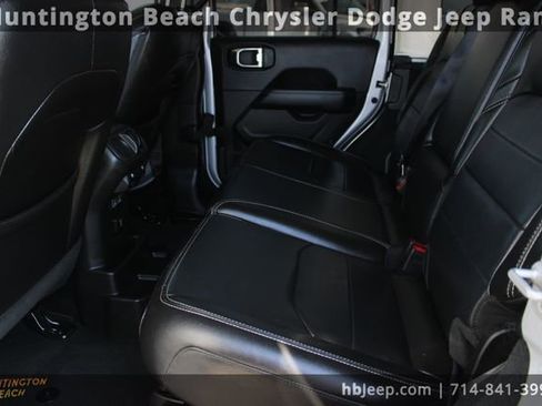 Used 2023 Jeep Wrangler Unlimited Sahara image 41