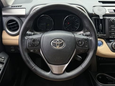 Used 2017 Toyota RAV4 XLE AWD/4WD image 13