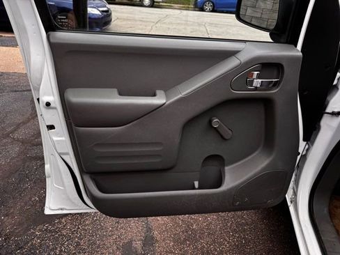 Used 2017 Nissan Frontier S image 10