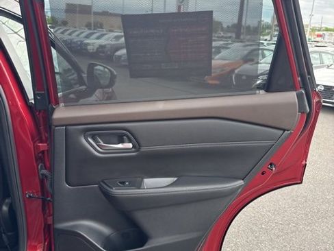 Certified 2022 Nissan Rogue SV w/ SV Premium Package image 18